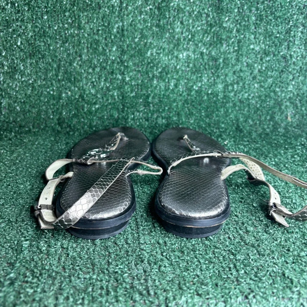 Michael Kors Plate Flat Snakeskin Embossed Leather Thong Sandals Pewter Women 10